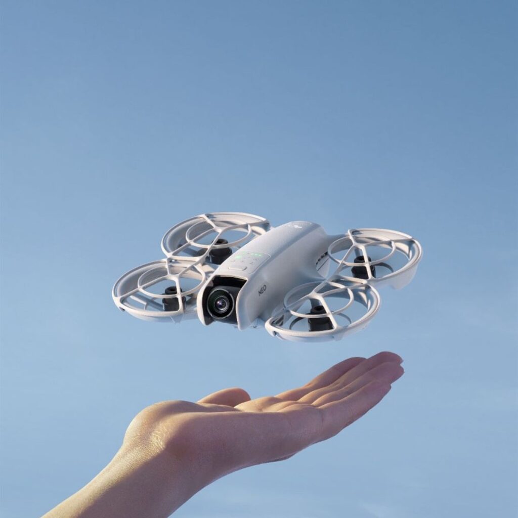 Soar to New Heights with DJI Neo: Big Features, Pocket-Sized Package 2 DJI Neo